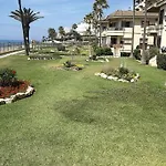Apartamento En Urb Primera Linea De Playa