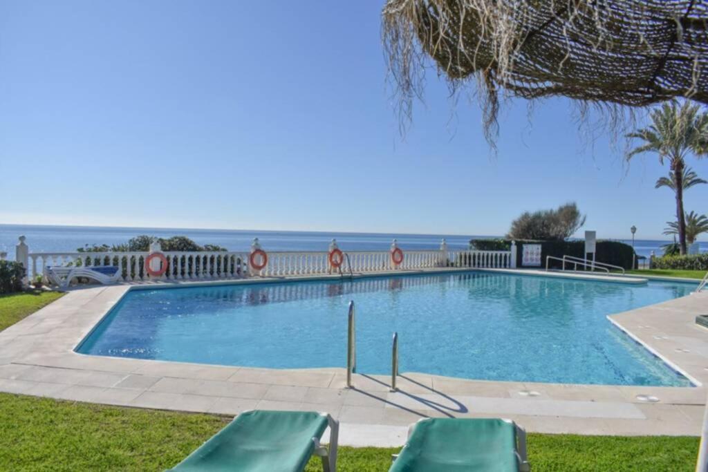 Apartment En Urb Primera Linea De Playa Málaga