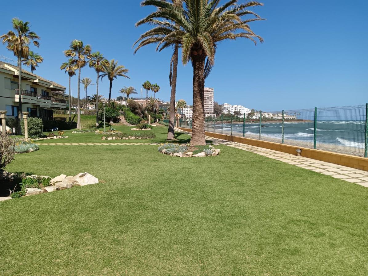 En Urb Primera Linea De Playa Apartment *
